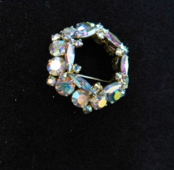 sherman octogonal wreath pin a